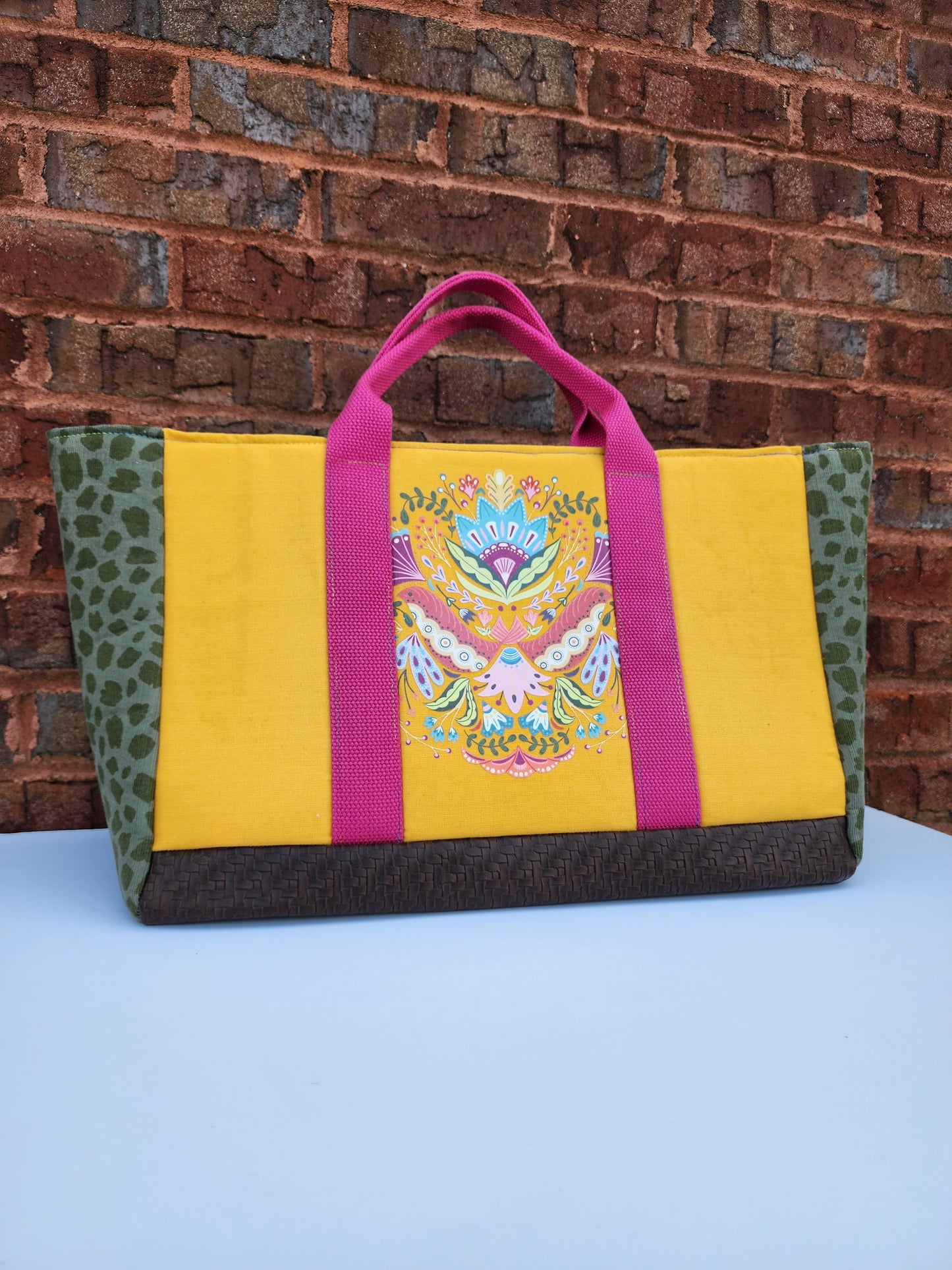 Big Big Bag PDF Sewing Pattern made by Maggie Mafio front view