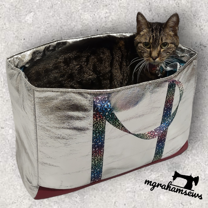 Big Big Bag PDF Sewing Pattern made by Michelle Graham cat inside