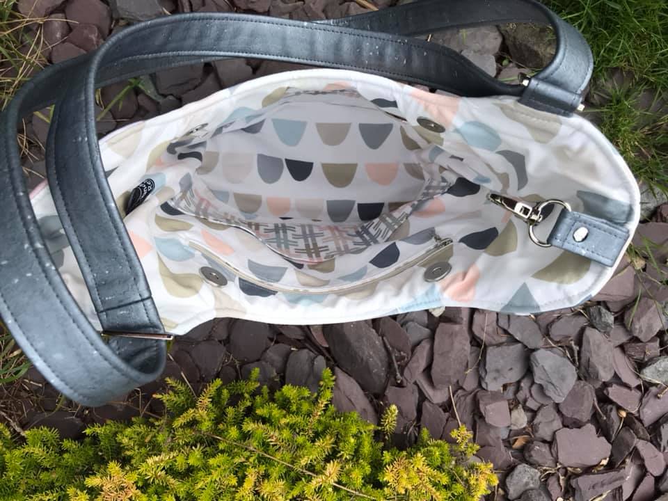 Bucket Tote PDF Sewing Pattern interior view bird print fabric
