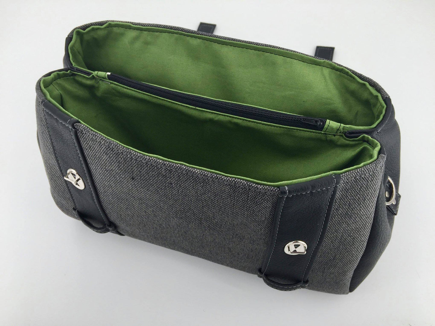 Carter Messenger Handbag Sewing Pattern made by Anke Jentkens inside view