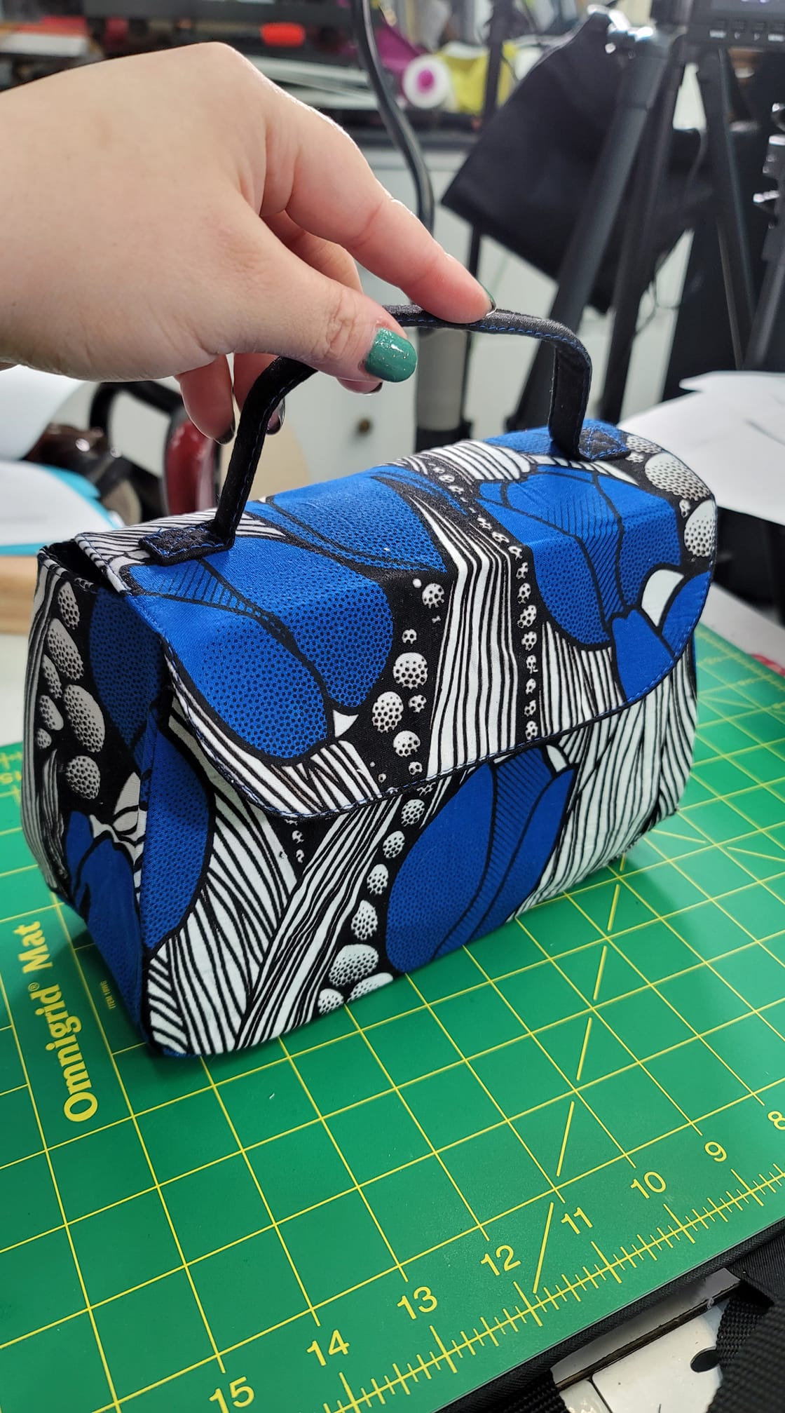 Mabel Vintage Handbag sewing pattern made by Chanova Alcala Mabry Novas Knits blue pattern fabric