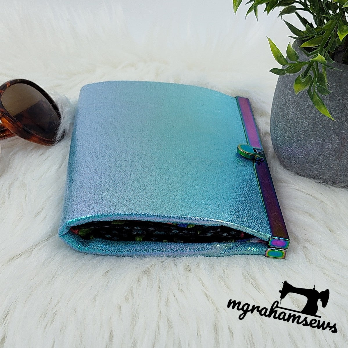 The Wonder Wallet sewn by Michelle Graham side view