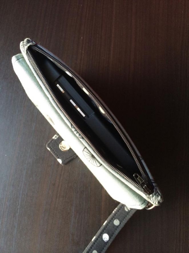 Pearl Wallet Clutch Sewing Pattern made by Courtney interior view