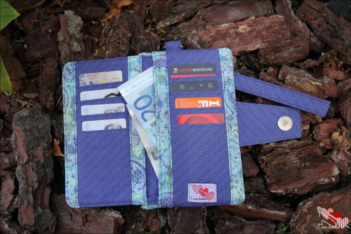 Pearl Wallet Clutch Sewing Pattern made by Maria
