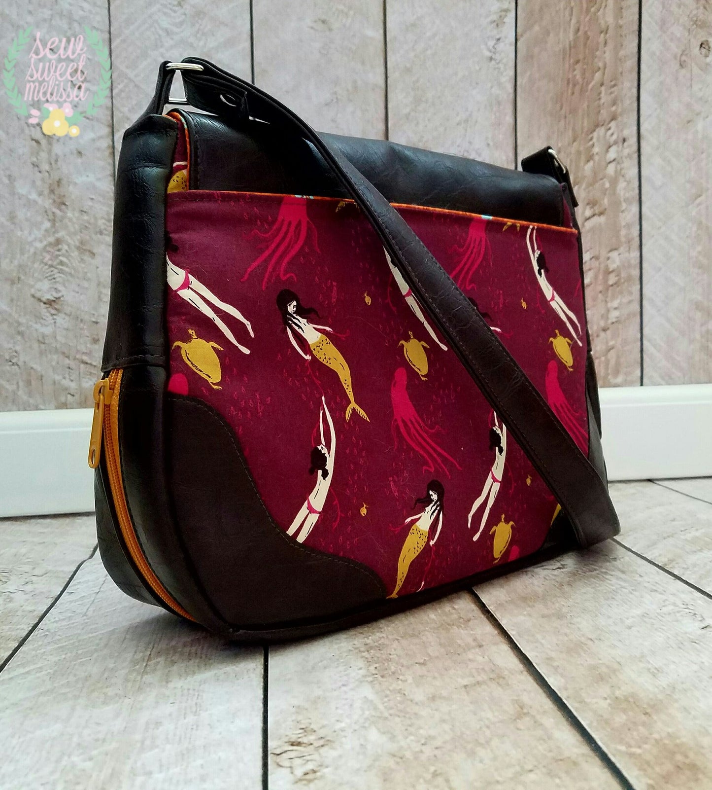 Sadie Expandable Bag Sewing Pattern back view made by Melissa Magruder