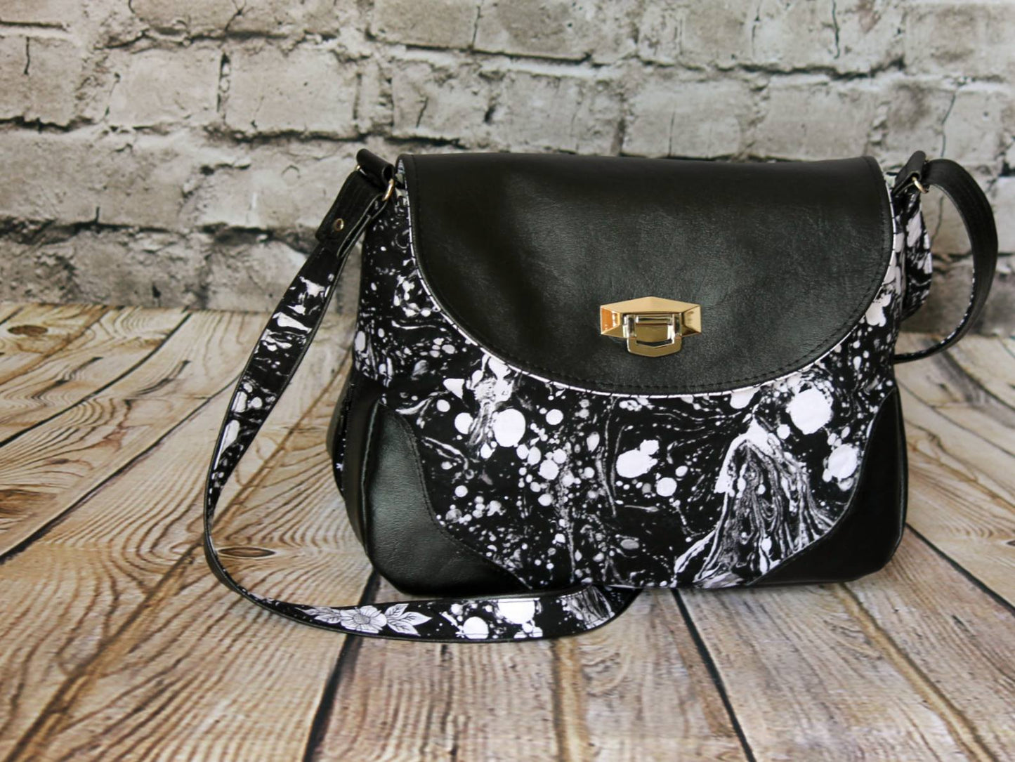 Sadie Expandable Bag Sewing Pattern front view