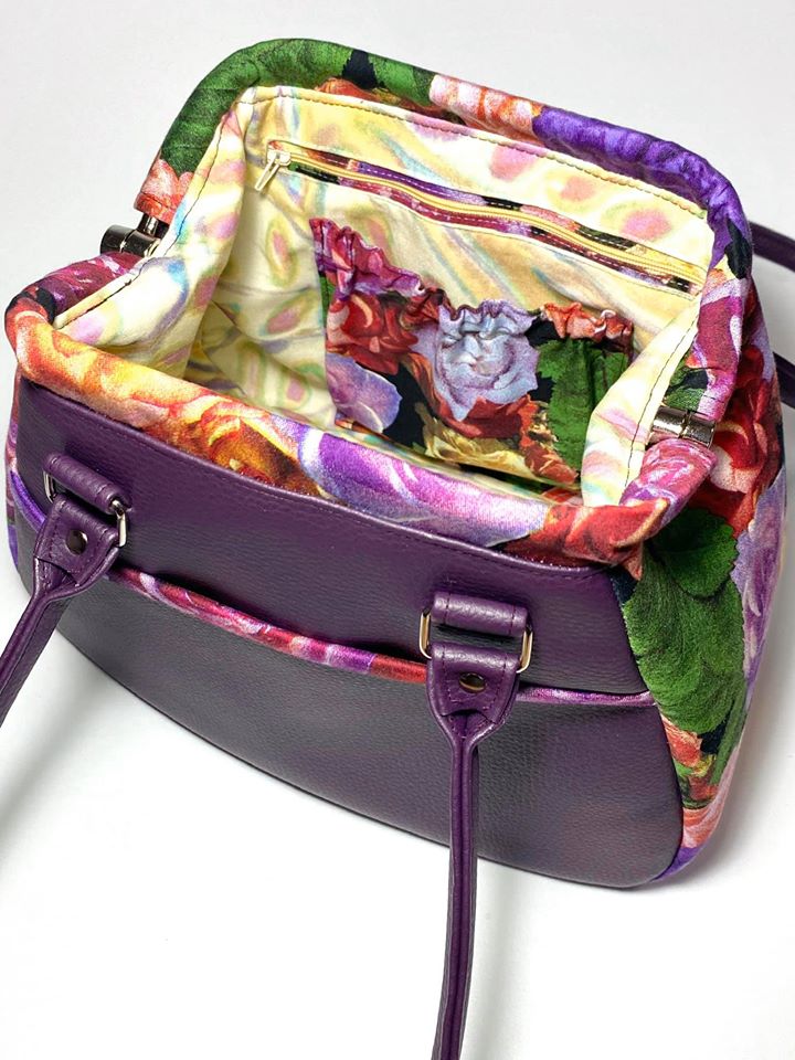 The Companion Carpet Bag by Mrs H - Elaine Henson