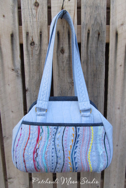 The Companion Carpet Bag by Mrs H made by Daryl Patchouli Moon Studio