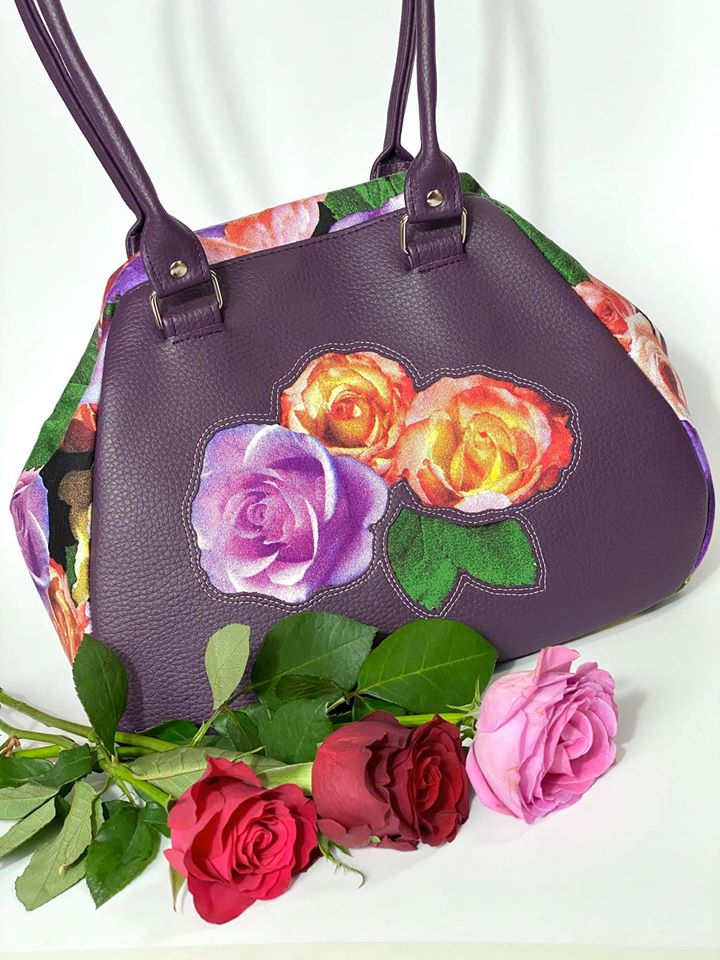 The Companion Carpet Bag by Mrs H made by Elaine Henson