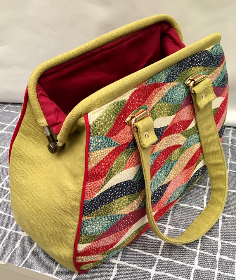 The Companion Carpet Bag by Mrs H made by Jane Parker