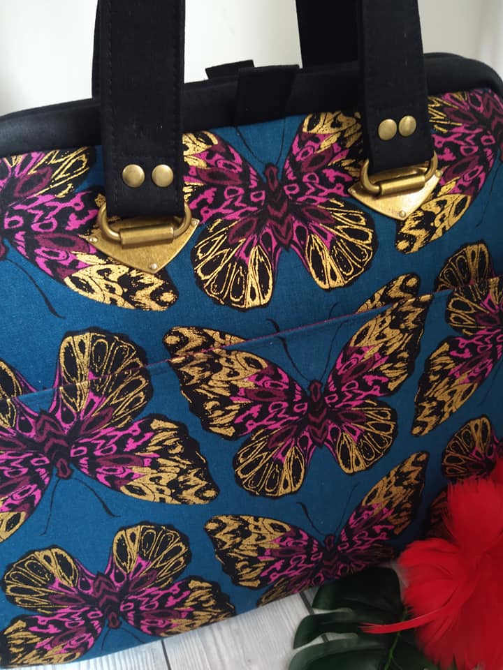 The Companion Carpet Bag sewing pattern by Mrs H made by - She wears red feathers Lynn Potts