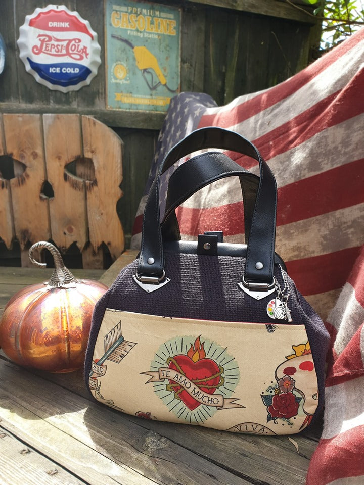 The Companion Carpet Bag sewing pattern by Mrs H made by Leisa Fazackerley front view