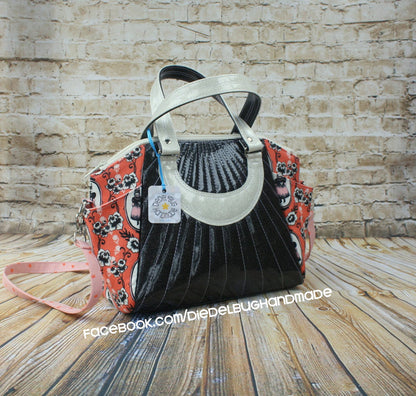 Annette made by Erin Morris from Diedelbug Handmade fabric mixture