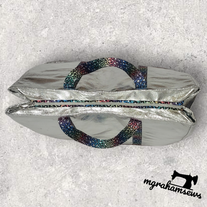 Big Big Bag PDF Sewing Pattern made by Michelle Graham closed zipper view