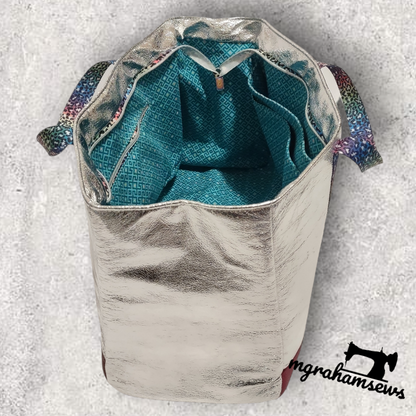 Big Big Bag PDF Sewing Pattern made by Michelle Graham interior and zip view