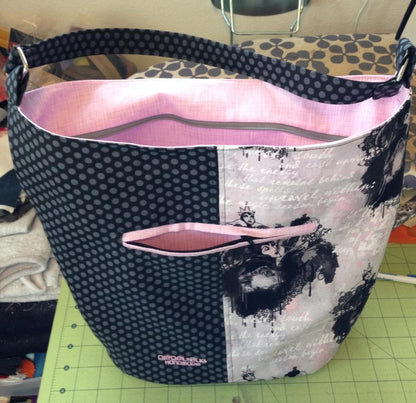  Bonnie Bucket Bag Sewing Pattern   open pockets