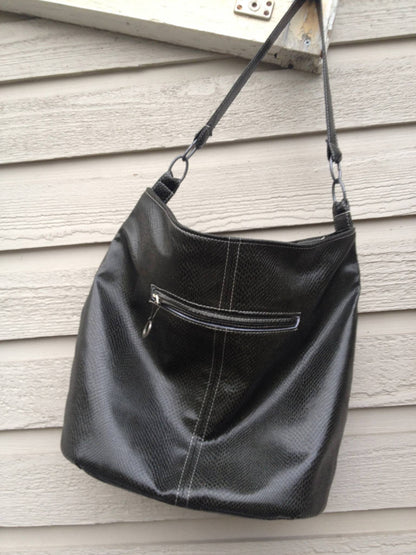  Bonnie Bucket Bag Sewing Pattern  with strap view