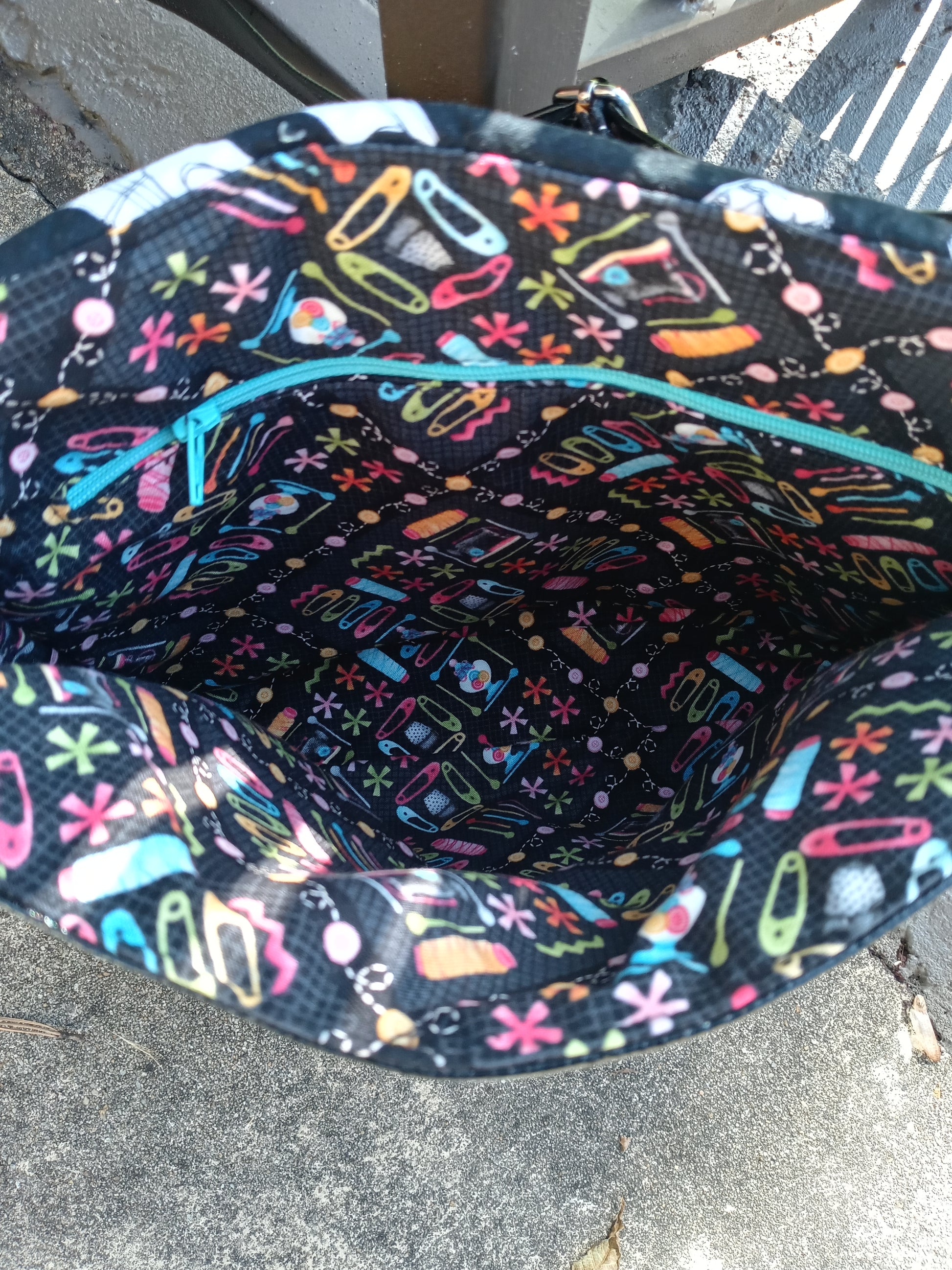 Button Lock Bag PDF Sewing Pattern made by Ingrid Adams internal view