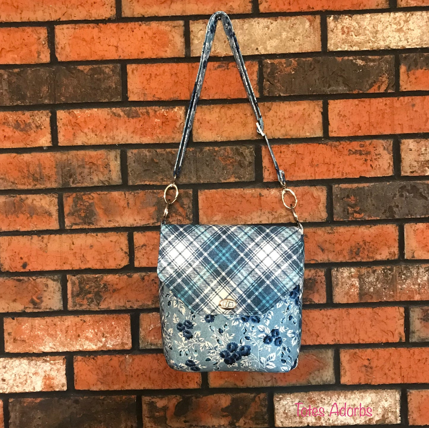 Button Lock Bag PDF Sewing Pattern made by Laura Wadman