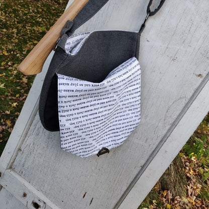 Button Lock Bag PDF Sewing Pattern made by Mandy Maixner hidden pocket