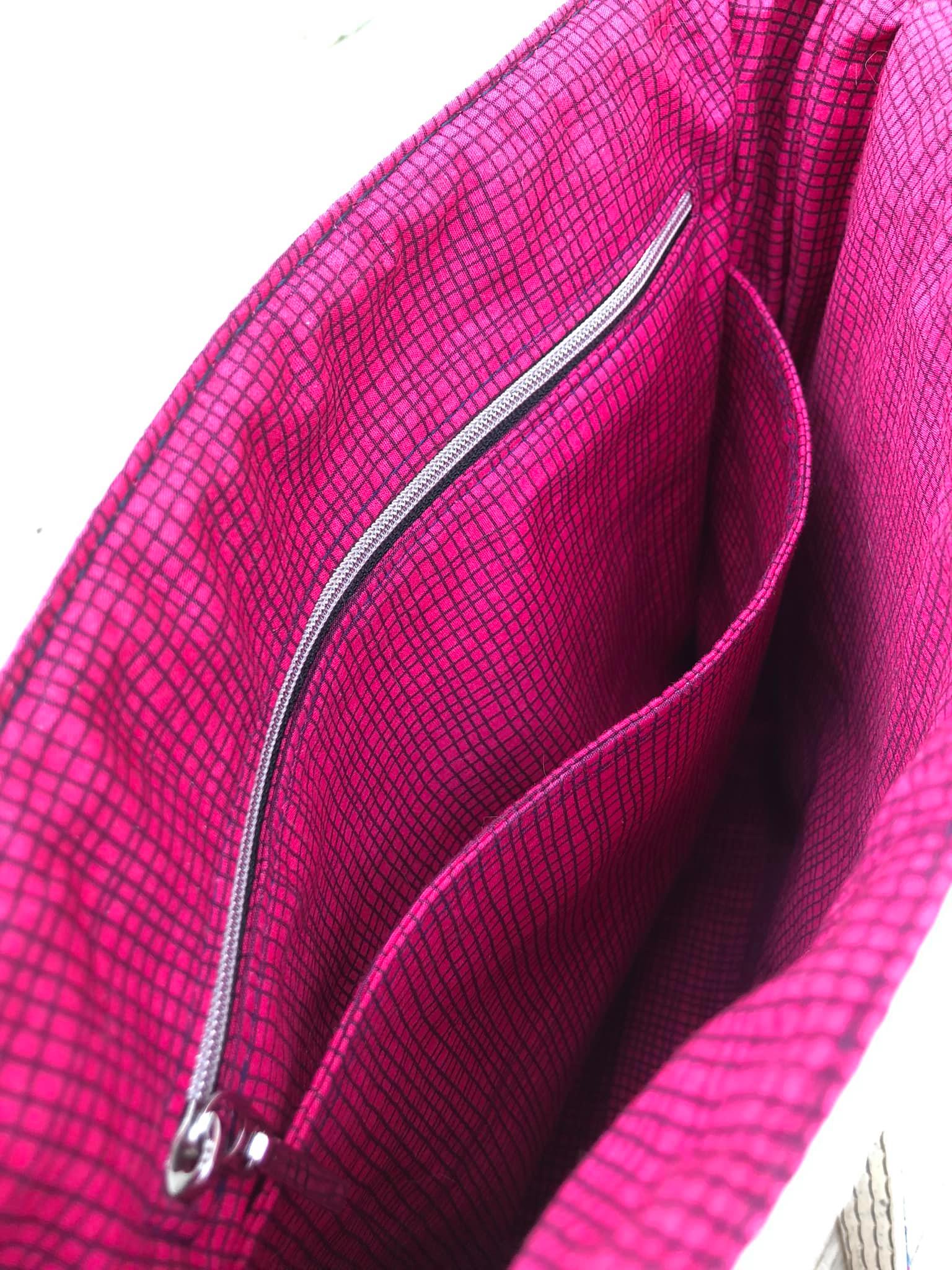 Button Lock Bag PDF Sewing Pattern made by Tara Sinclair internal view