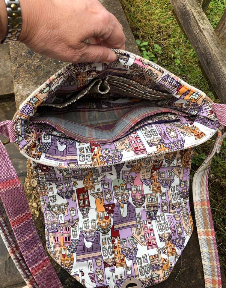 Button Lock Bag PDF Sewing Pattern made by Vanessa Martin internal view