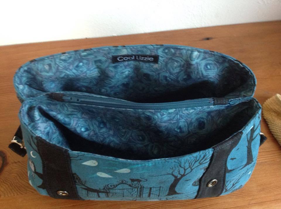  Carter Messenger Handbag Sewing Pattern made by Elizabeth Bolton inside view