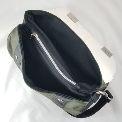  Carter Messenger Handbag Sewing Pattern made by Rashada Cherry interior view