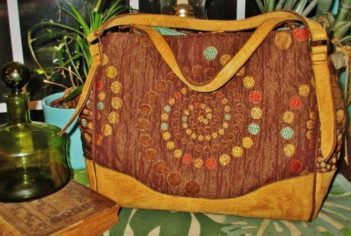 Charlotte City Tote Sewing pattern, yellow strap and base