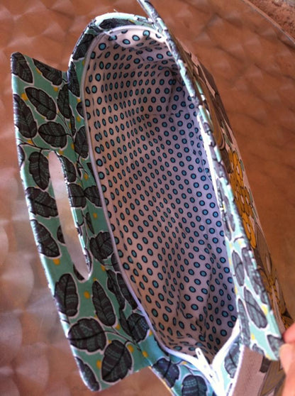  Coraline Clutch Sewing pattern  inside and handle view