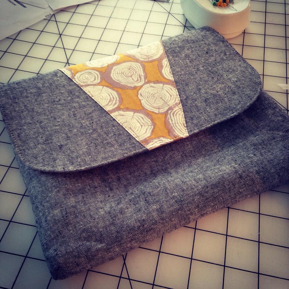 Dakota Tablet Clutch sewing pattern  closed with contrast flap