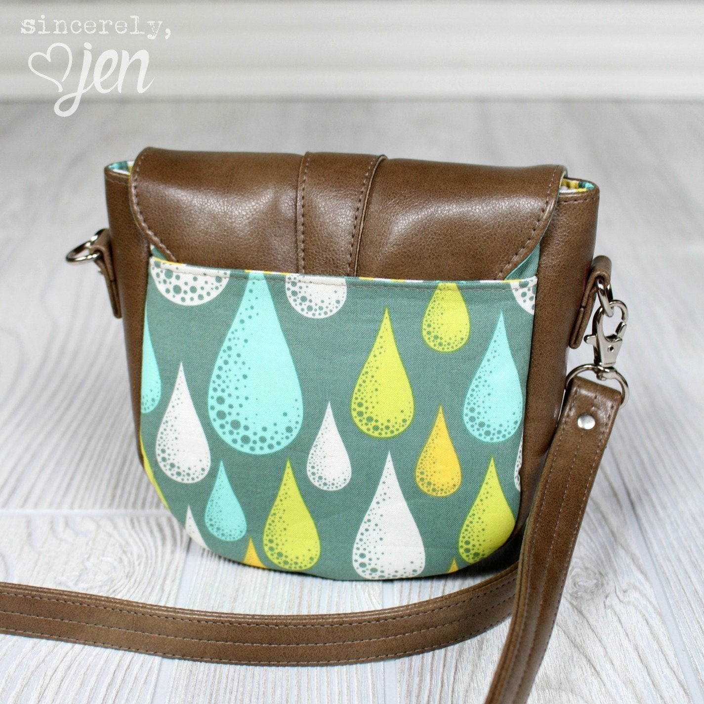 Dollie Mini Crossbody Sewing Pattern  made by Jennifer Greene of Sincerely Jen back view