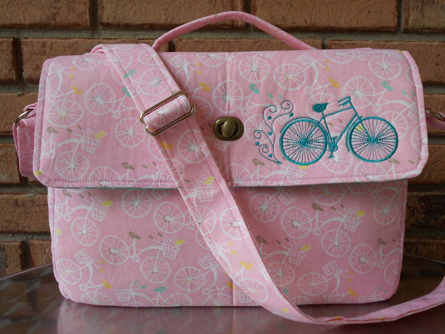 Dorian Messenger bag sewing pattern  pink fabric