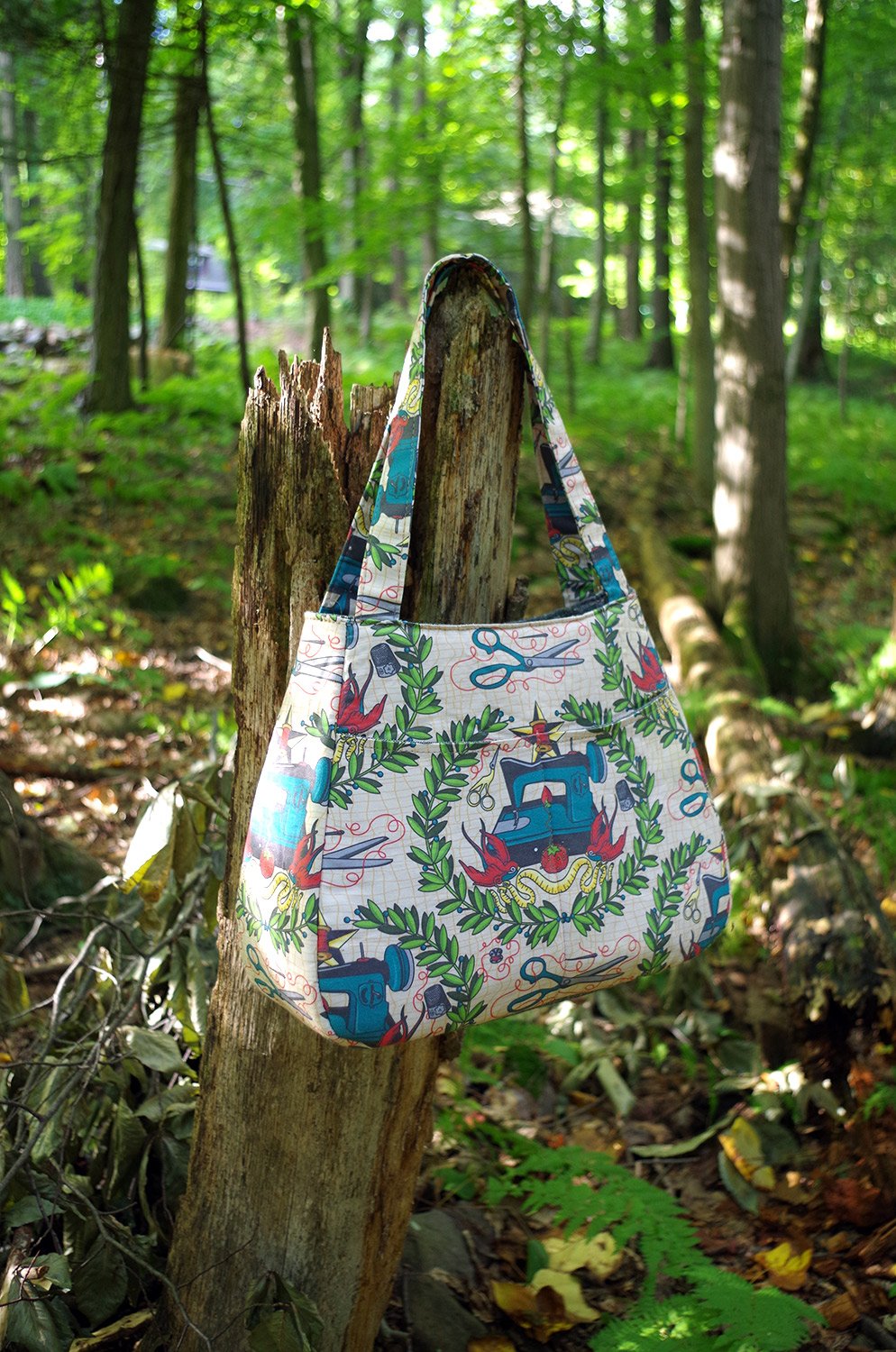 Ethel Tote bag sewing pattern woodland picture with strap
