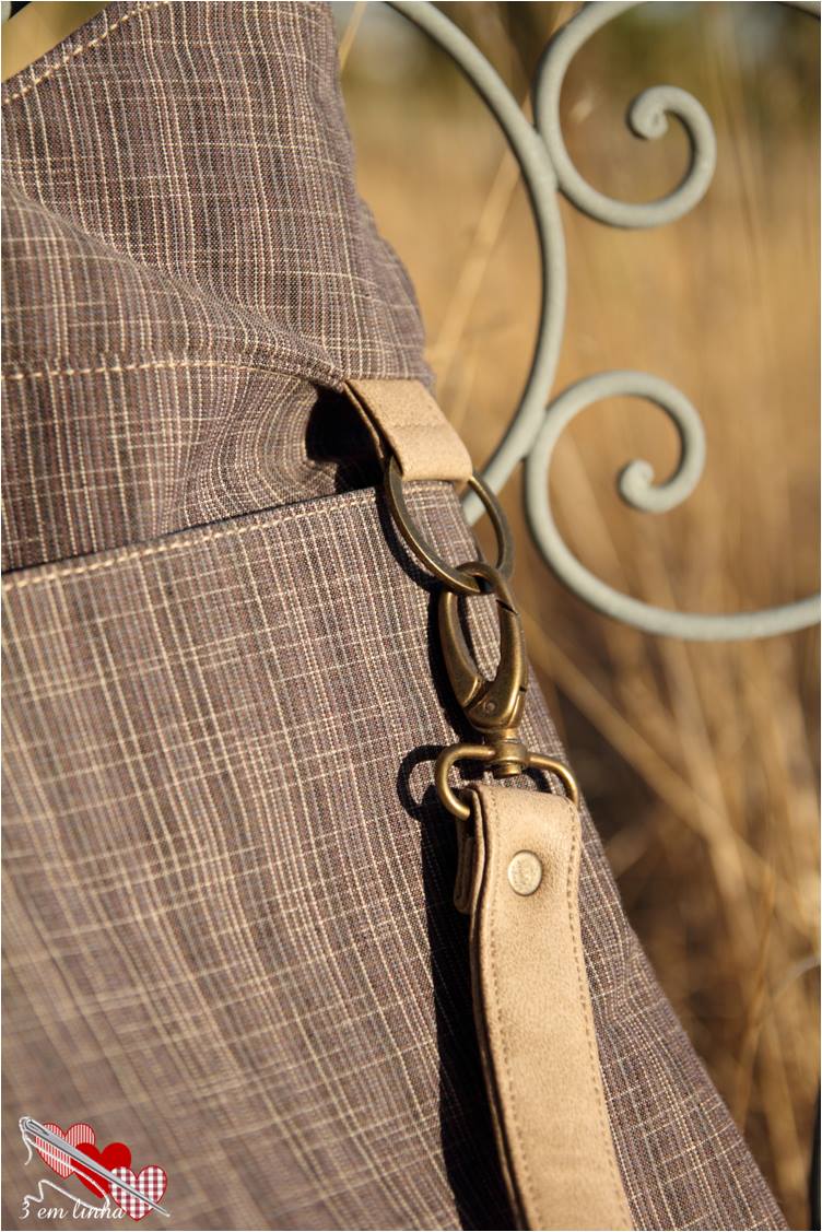 Expedition Tote Sewing pattern   made by Maria Luisa Santos clasp