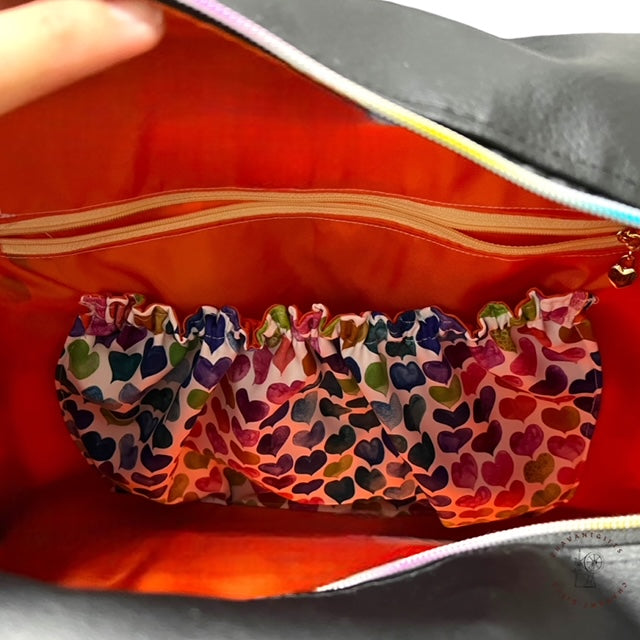 Getaway Bag Paper Sewing Pattern  made by Gladys Tan pocket zipper