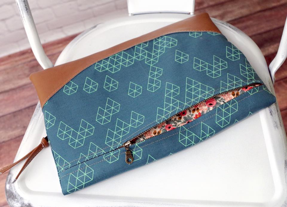 Heidi Foldover Clutch & Wristlet Sewing Pattern  zipper area 