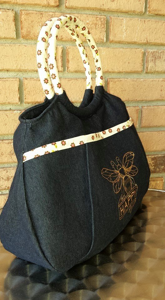 Julie Ring Top Handbag Sewing Pattern made by Sandra Butler Sawyer Bee Happy 