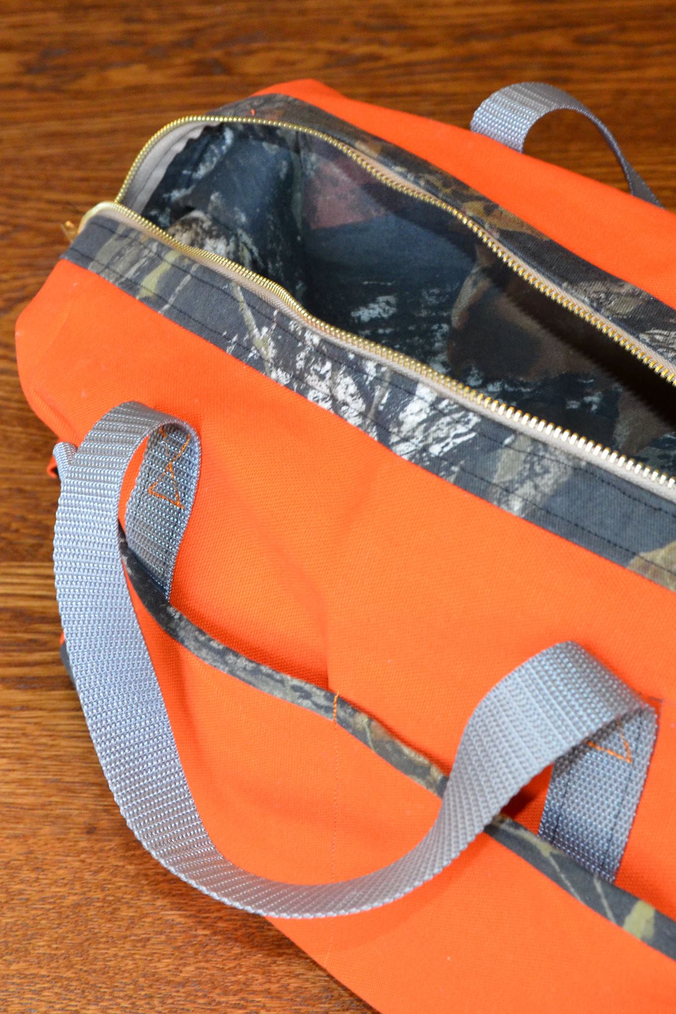  Levi Utility Bag Sewing Pattern made by Cecil zip view