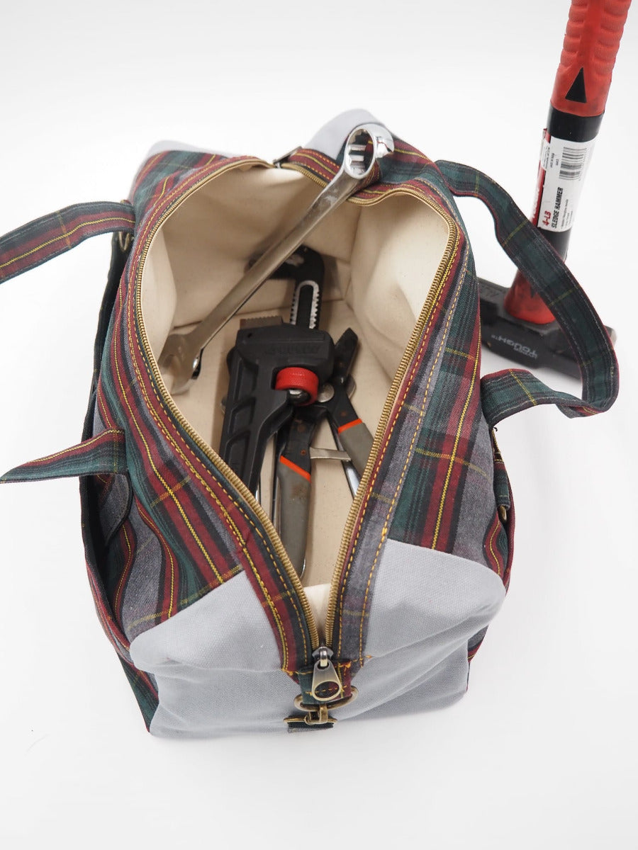  Levi Utility Bag Sewing Pattern made by Chanova Acala Mabry interior view