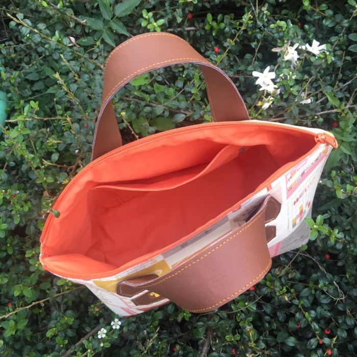 Lola Domed Handbag PDF Sewing Pattern peach fabric Interior View