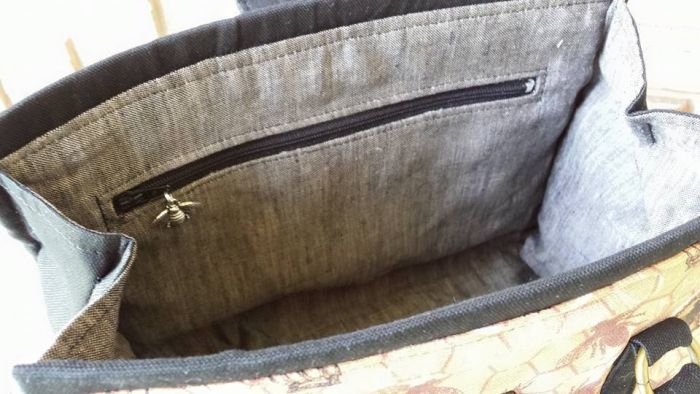 Nora Doctor Bag Sewing Pattern grey interior 