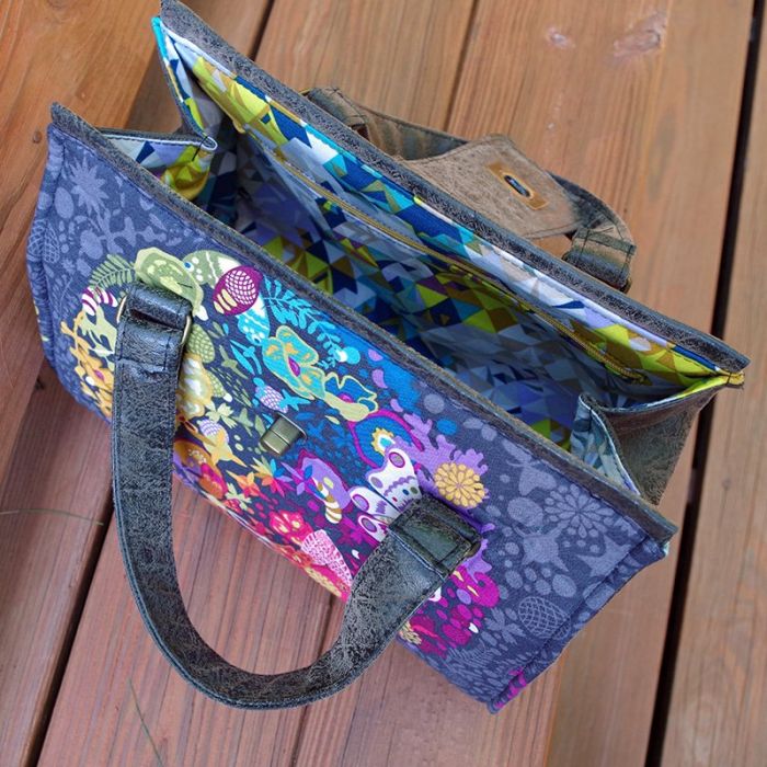 Nora Doctor Bag Sewing Pattern  open view