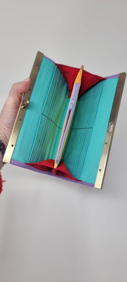 Wonder Wallet shown open