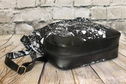 Sadie Expandable Bag Sewing Pattern  made by Michelle Wilkinson Tripp zip view