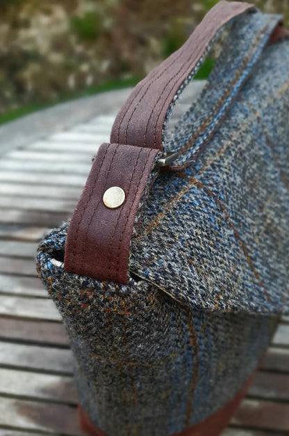 Sewing pattern for The Squiffy Sling bag - PDF pattern  (Tweed fabric and handle)
