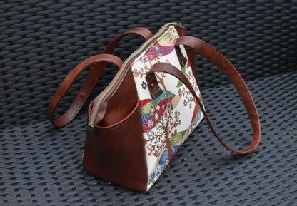 Side view of the Annette made by Lynne Baldwin from Lynne's Selections