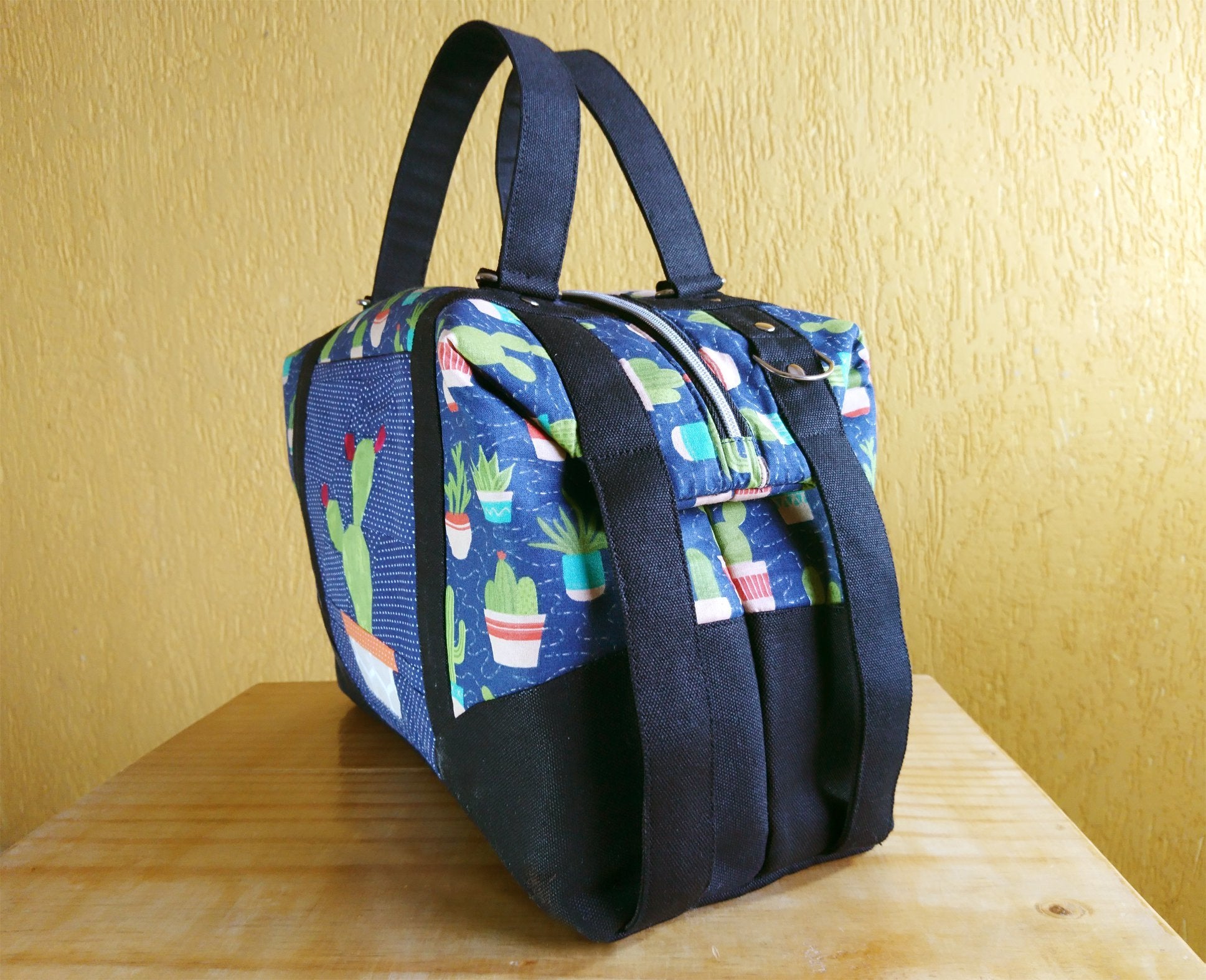  Sierra Zip Top Handbag Sewing Pattern  made by Camila Mayumi end view