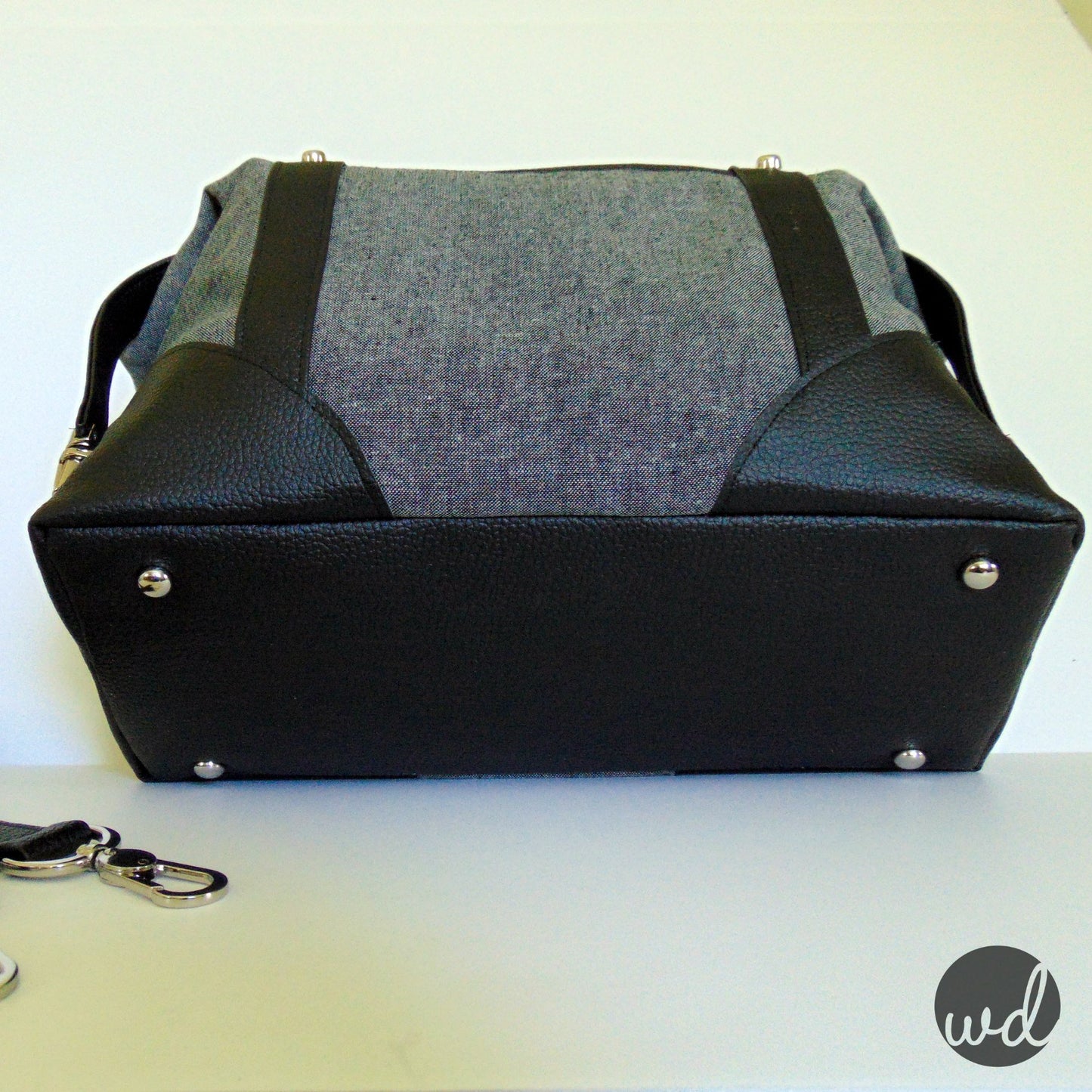  Sierra Zip Top Handbag Sewing Pattern  made by Wendy Dunham bottom view