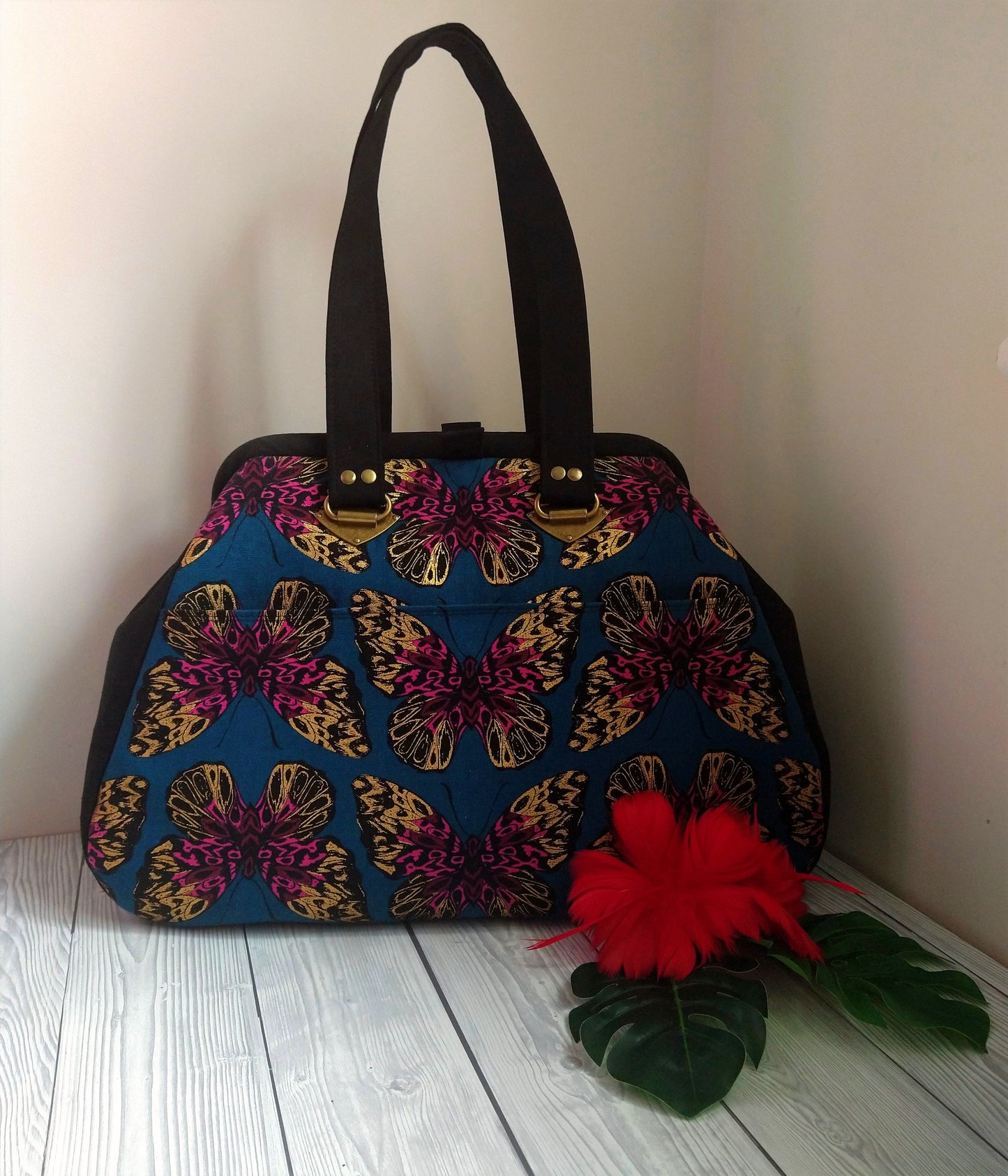 The Companion Carpet Bag sewing pattern by Mrs H - She Wears Red Feathers 